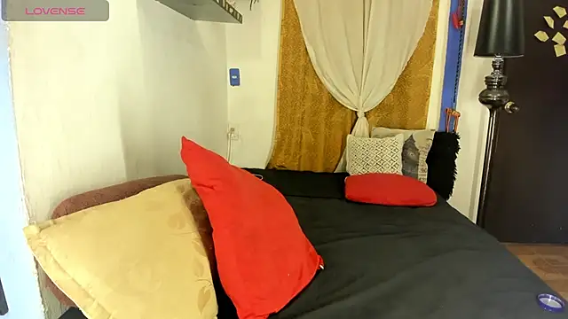 SARAMISHA online show from 11/05/25, 02:31