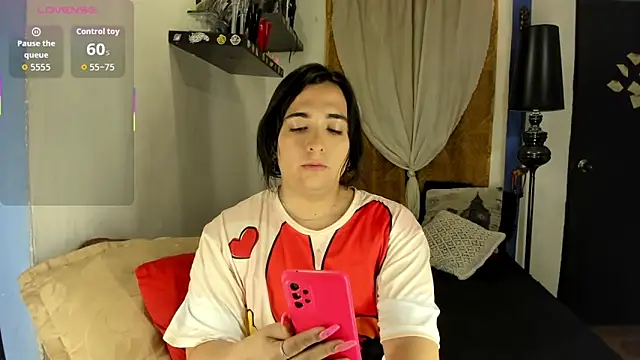 SARAMISHA online show from 10/24/25, 02:05