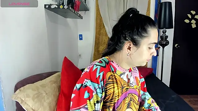 Snapshot of SARAMISHA chatting on 10/17/25, 05:15 SARAMISHA online show from 10/17/25, 05:15