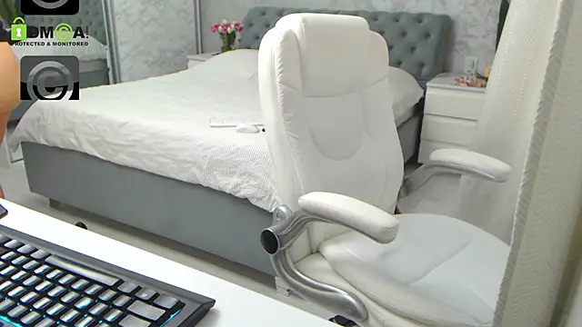 Ellysse  online show from 11/07/25, 10:53