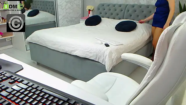 Ellysse  online show from 03/14/25, 07:48