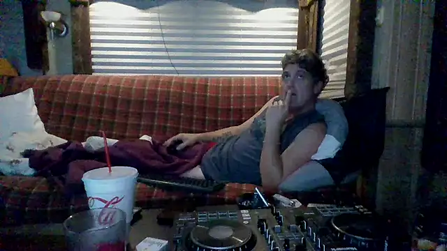 lateniter online show from 11/29/25, 11:10