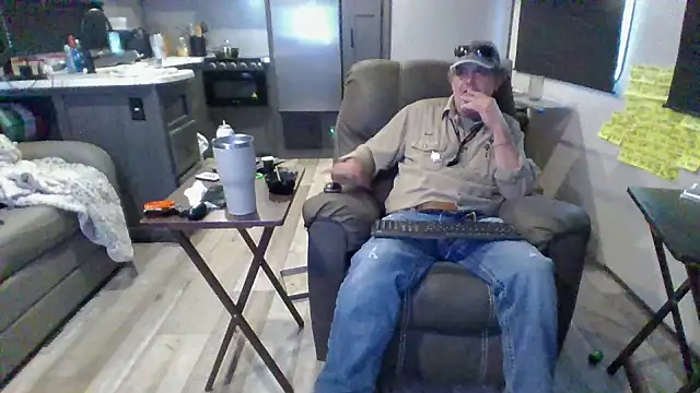 lateniter online show from 01/05/26, 11:08