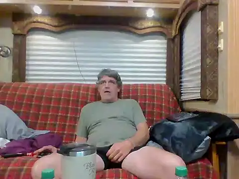 lateniter online show from 11/28/25, 02:34