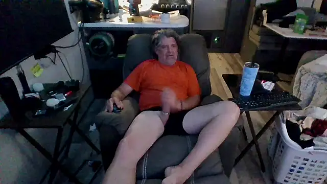 lateniter online show from 04/28/26, 05:34