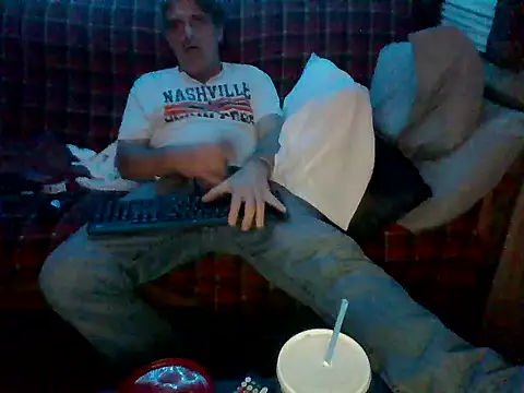 lateniter online show from 12/22/25, 07:41