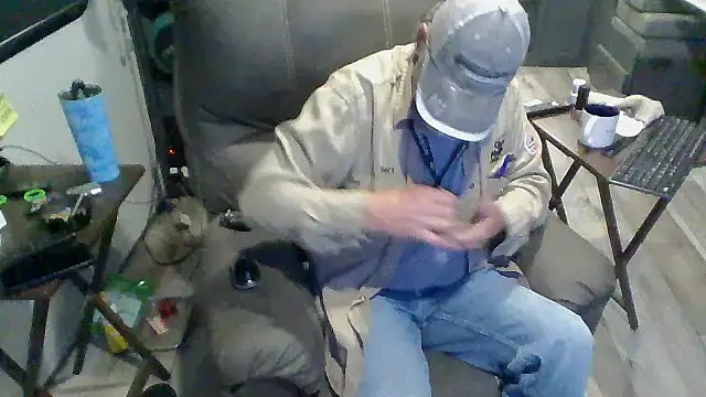 lateniter online show from 04/10/26, 11:39