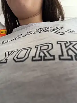 LittleDoll    online show from 02/25/26, 01:44