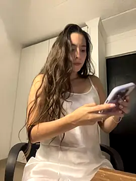 LittleDoll    online show from 11/13/25, 10:57