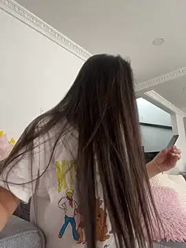 LittleDoll    online show from 10/25/25, 01:45