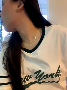 LittleDoll    online show from 11/06/25, 10:36