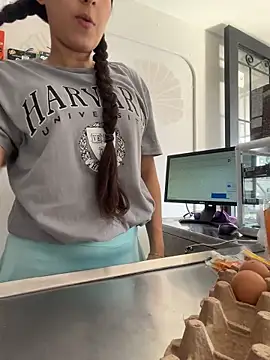 LittleDoll    online show from 03/13/26, 01:16