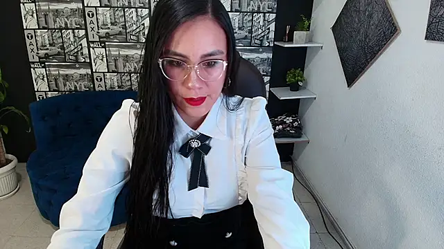 Agata-Moon online show from 12/18/25, 04:22