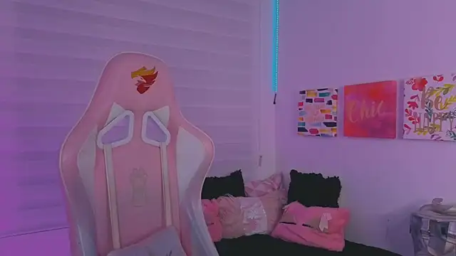 Snapshot of Sara__Ramirez chatting on 09/23/25, 02:51 Sara  Ramirez online show from 09/23/25, 02:51