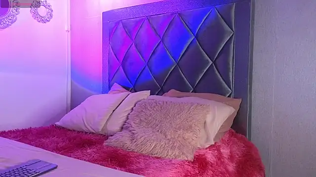 Snapshot of ashley_brend chatting on 12/16/25, 10:14 ashley brend online show from 12/16/25, 10:14