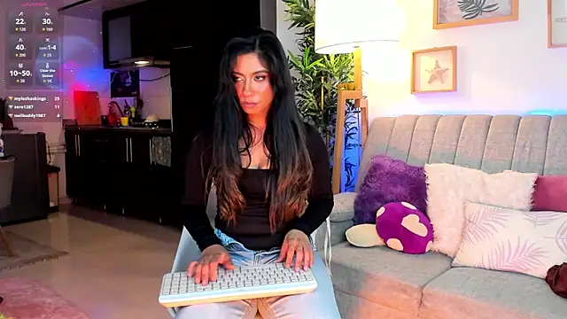Snapshot of Issa_cooper chatting on 06/14/26, 02:24 Issa cooper online show from 06/14/26, 02:24