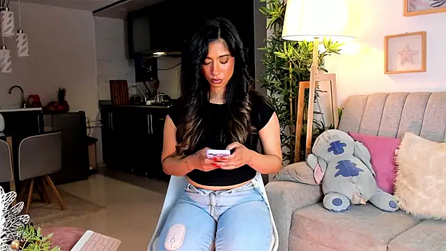 Issa cooper online show from 01/12/26, 01:45