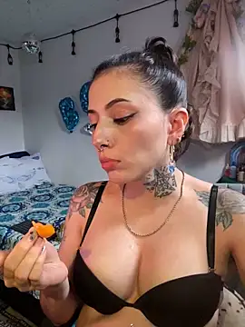 LiliJones  online show from 05/16/26, 10:20