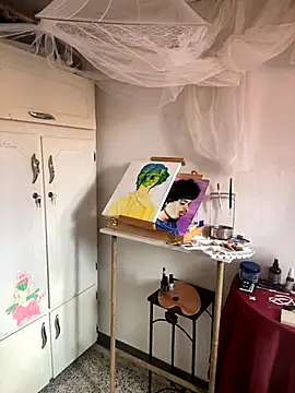 LiliJones  online show from 10/01/25, 05:06