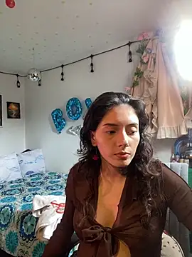 LiliJones  online show from 05/17/26, 08:20