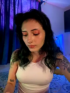 LiliJones  online show from 10/17/25, 04:53