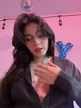 LiliJones  online show from 04/13/26, 08:46