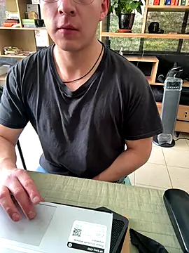 Snapshot of 97banana chatting on 10/15/25, 08:50 97banana online show from 10/15/25, 08:50