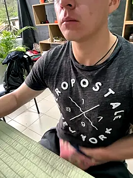 Snapshot of 97banana chatting on 10/27/25, 10:22 97banana online show from 10/27/25, 10:22