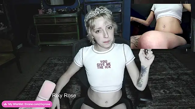 Trixyrose online show from 12/01/25, 02:23