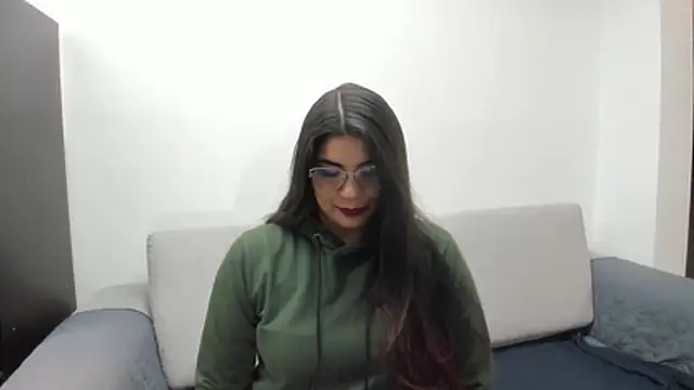 Luna Dumont online show from 12/04/25, 11:09