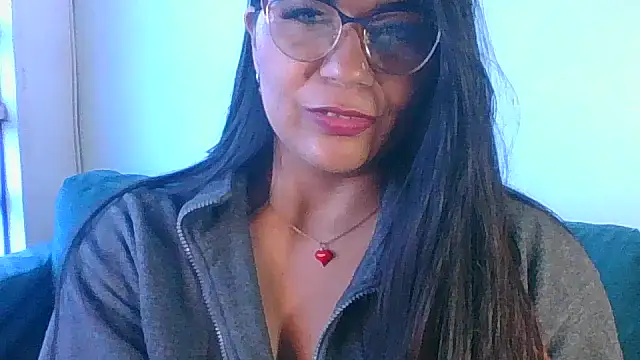 Snapshot of Luna_Dumont chatting on 03/08/26, 03:37 Luna Dumont online show from 03/08/26, 03:37