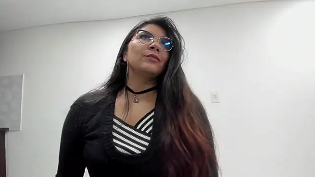 Luna Dumont online show from 10/05/25, 11:23