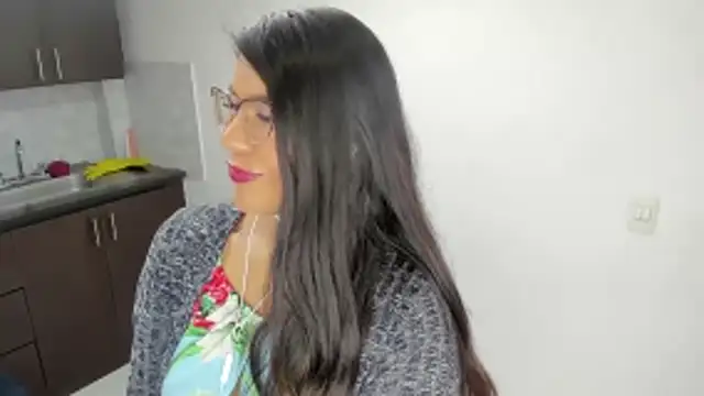 Snapshot of Luna_Dumont chatting on 03/21/26, 11:03 Luna Dumont online show from 03/21/26, 11:03