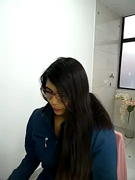 Snapshot of Luna_Dumont chatting on 05/01/26, 11:15 Luna Dumont online show from 05/01/26, 11:15