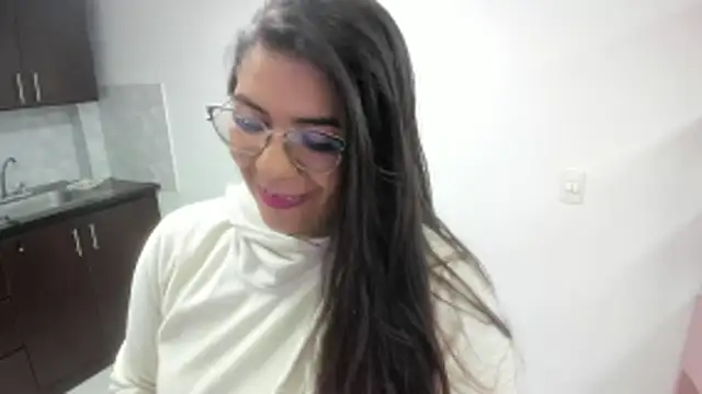 Luna Dumont online show from 12/18/25, 11:25