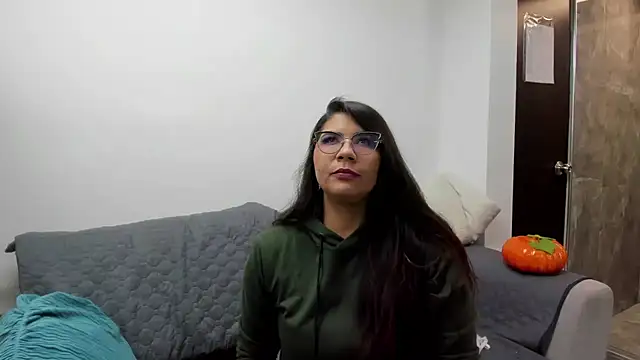 Luna Dumont online show from 11/01/25, 11:15