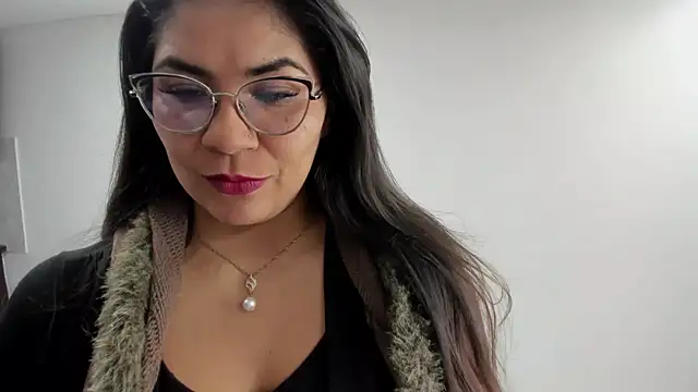 Luna Dumont online show from 10/02/25, 06:11