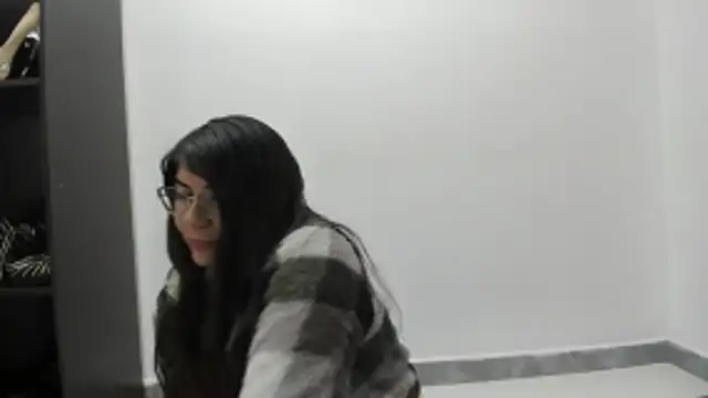 Luna Dumont online show from 10/11/25, 10:49