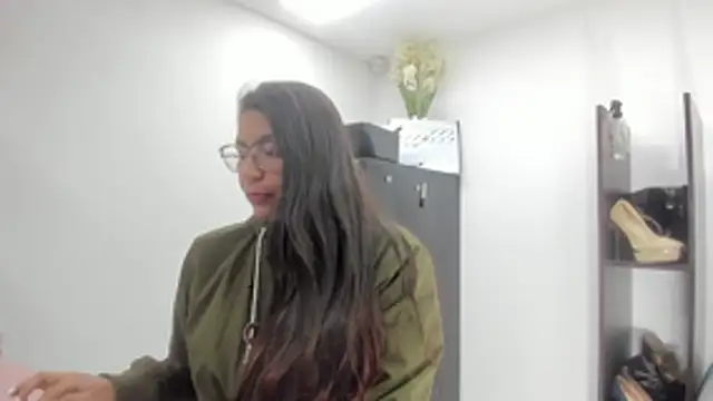 Luna Dumont online show from 01/12/26, 11:17