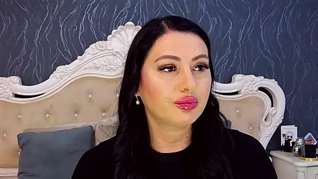 Snapshot of Lauren_Saint chatting on 10/01/25, 02:43 Lauren Saint online show from 10/01/25, 02:43