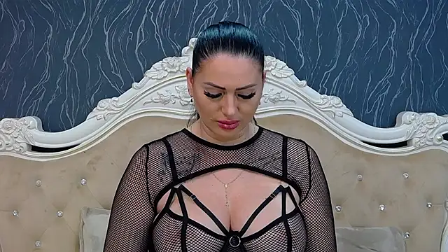 Snapshot of Lauren_Saint chatting on 02/13/25, 12:11 Lauren Saint online show from 02/13/25, 12:11