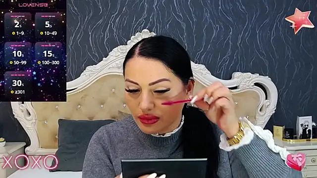 Snapshot of Lauren_Saint chatting on 02/06/25, 08:50 Lauren Saint online show from 02/06/25, 08:50