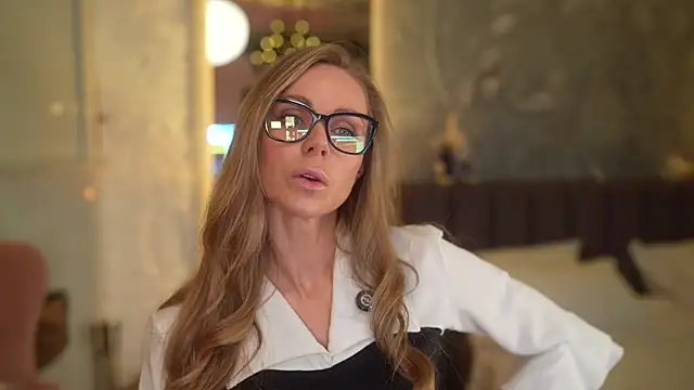 eva fashionista online show from 05/22/26, 08:29