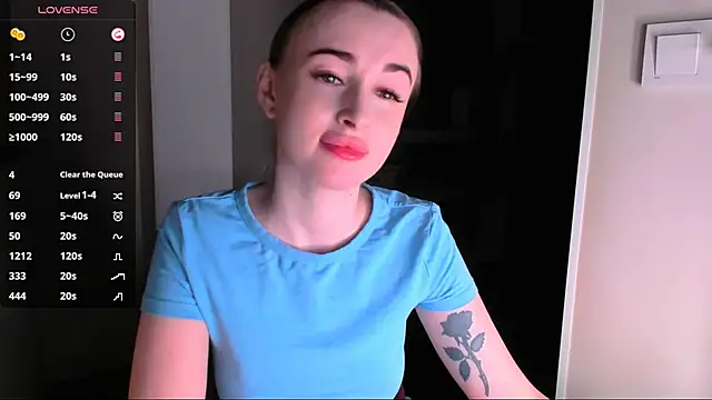 Snapshot of Kimmberr chatting on 01/10/25, 03:29 Kimmberr online show from 01/10/25, 03:29