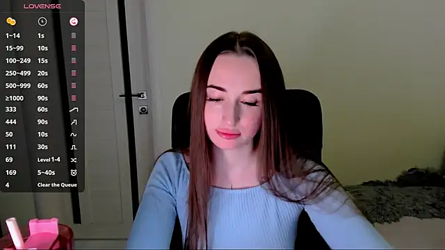 Snapshot of Kimmberr chatting on 10/18/25, 03:52 Kimmberr online show from 10/18/25, 03:52