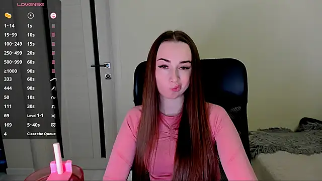 Snapshot of Kimmberr chatting on 11/19/25, 04:12 Kimmberr online show from 11/19/25, 04:12