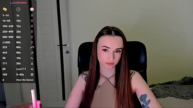 Snapshot of Kimmberr chatting on 11/28/25, 04:23 Kimmberr online show from 11/28/25, 04:23