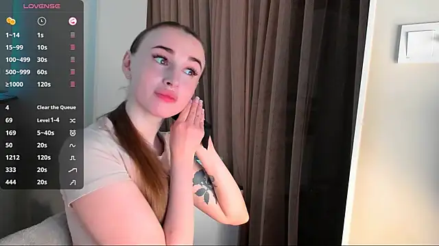 Snapshot of Kimmberr chatting on 02/28/25, 04:32 Kimmberr online show from 02/28/25, 04:32