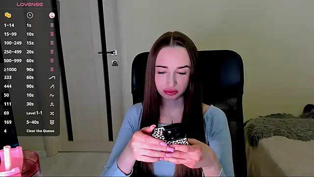 Kimmberr online show from 12/22/25, 02:11