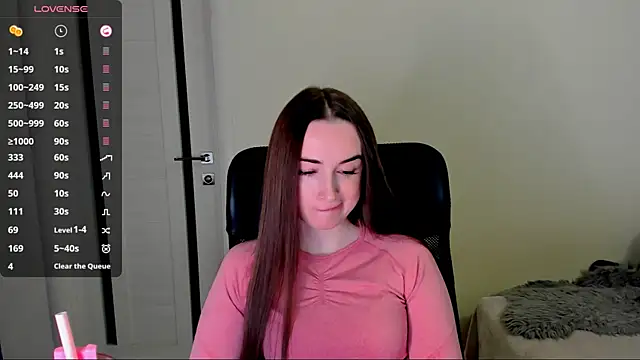 Snapshot of Kimmberr chatting on 10/27/25, 06:25 Kimmberr online show from 10/27/25, 06:25